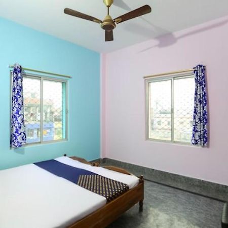 Hotel Alaka Puri Bagian luar foto