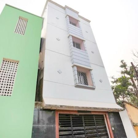 Hotel Alaka Puri Bagian luar foto