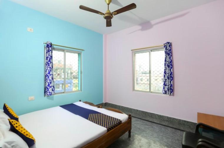 Hotel Alaka Puri Bagian luar foto