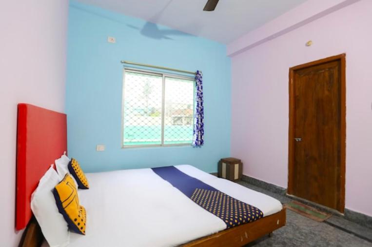 Hotel Alaka Puri Bagian luar foto